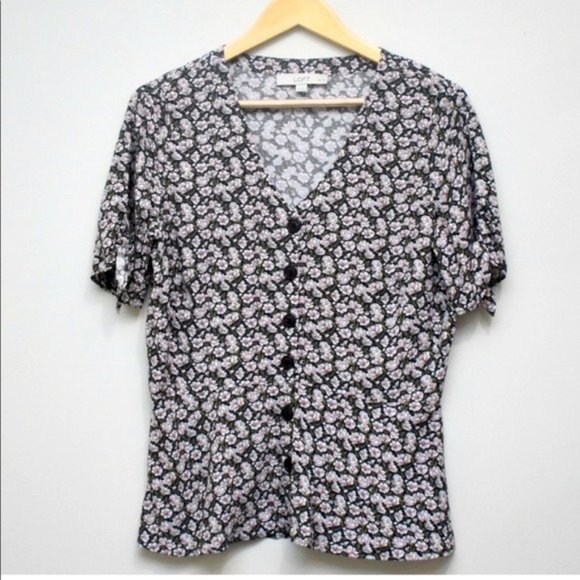 LOFT Tops - LOFT Floral Print Flirty Short Sleeve Button Top